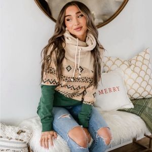 Ampersand Avenue Sweater Size XL Little Stain :(